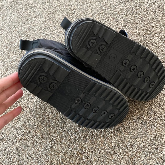 Cat & Jack Grey/Black Snow Boots - Size 1Y - Picture 6 of 6